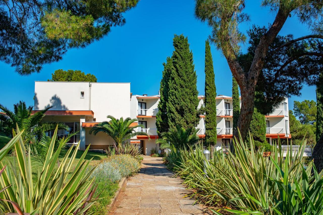Centinera Resort Banjole Extérieur photo