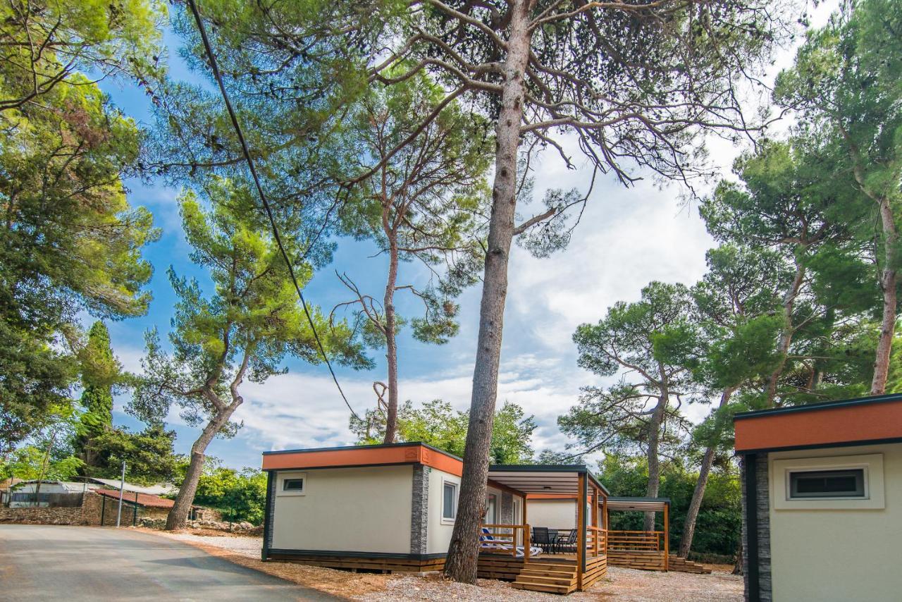 Centinera Resort Banjole Extérieur photo