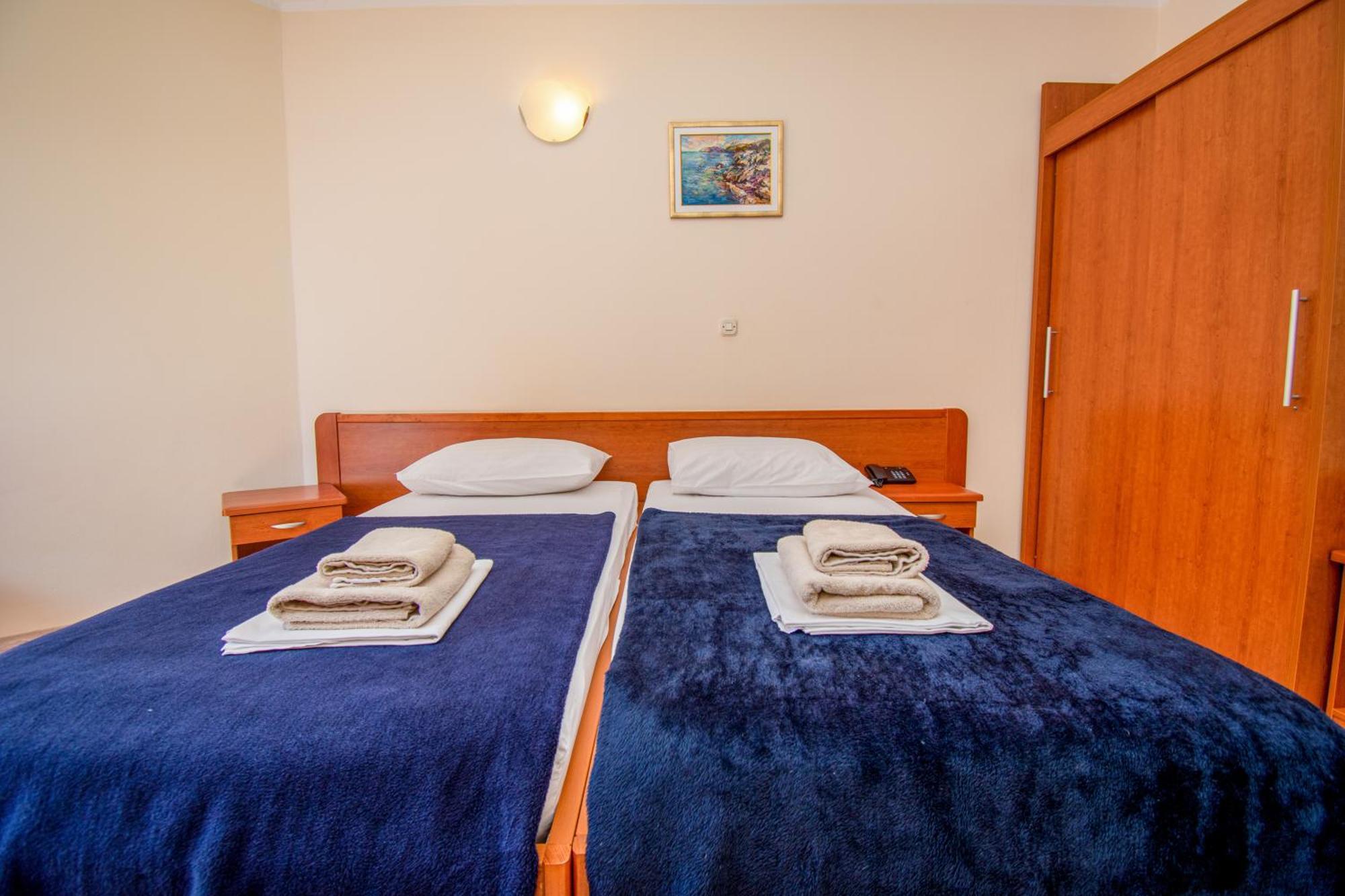 Centinera Resort Banjole Extérieur photo