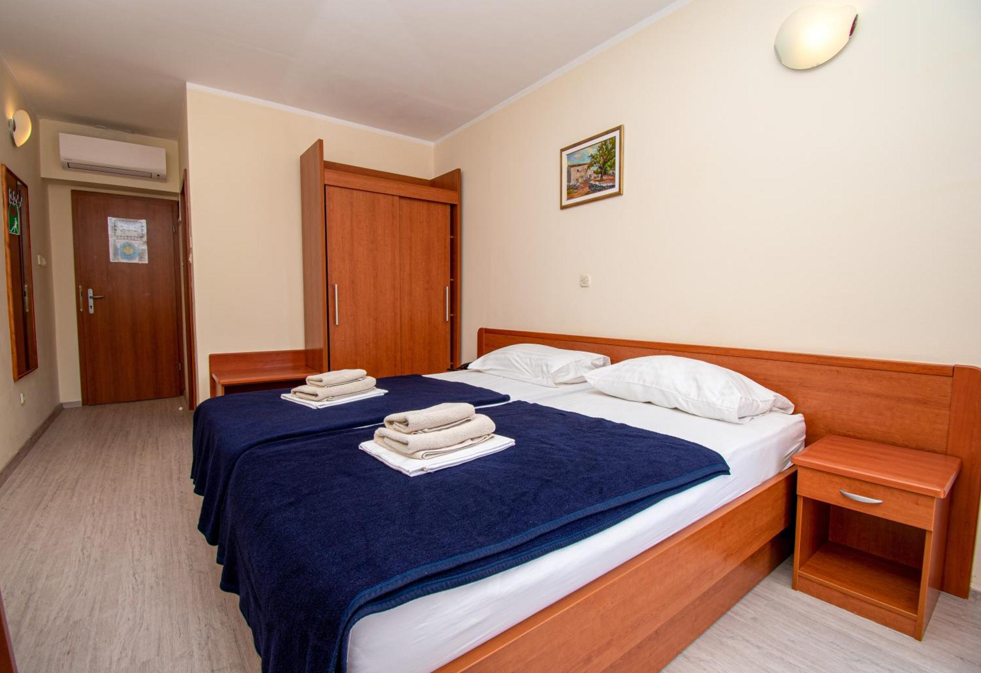 Centinera Resort Banjole Extérieur photo