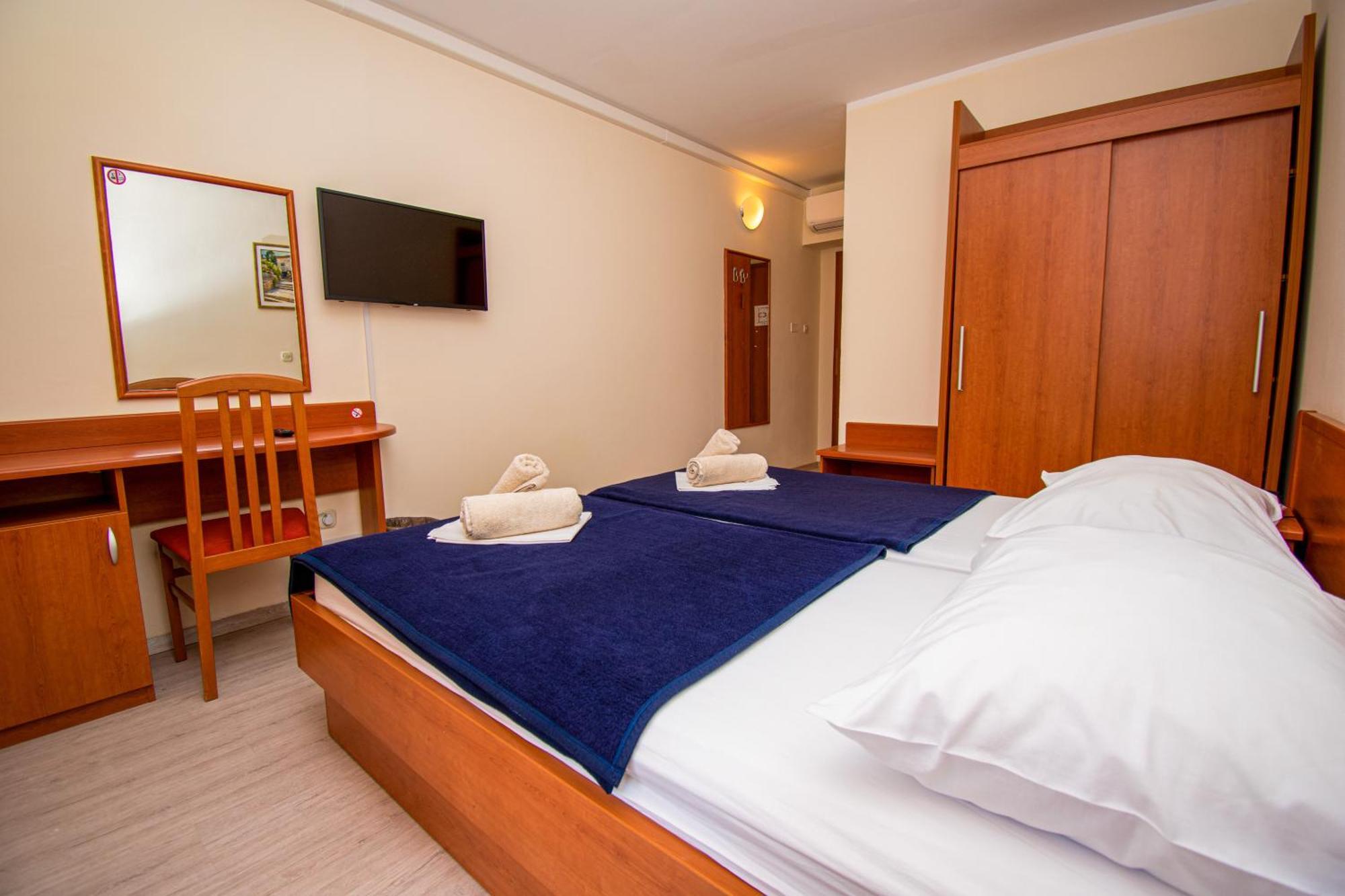 Centinera Resort Banjole Extérieur photo