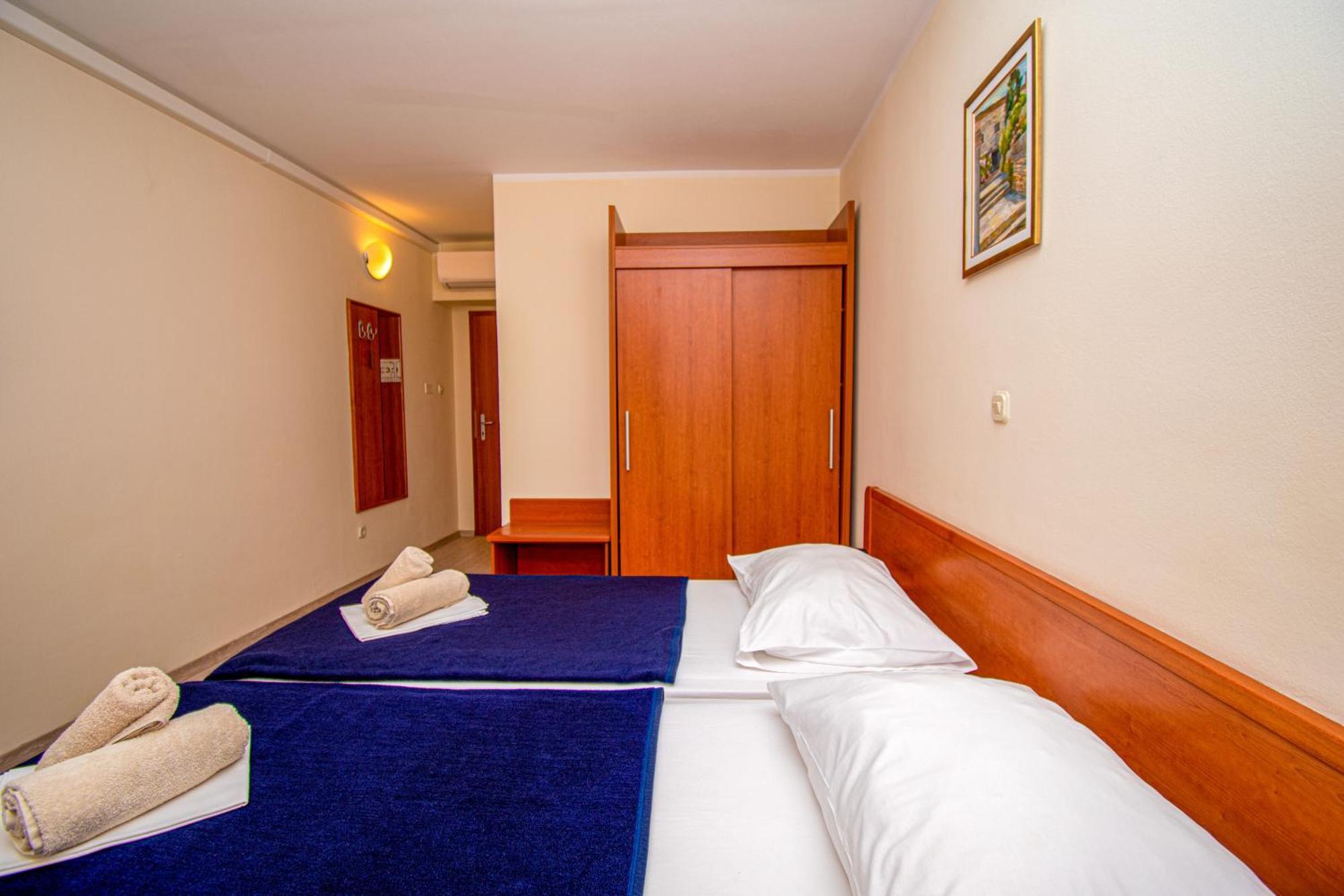 Centinera Resort Banjole Extérieur photo